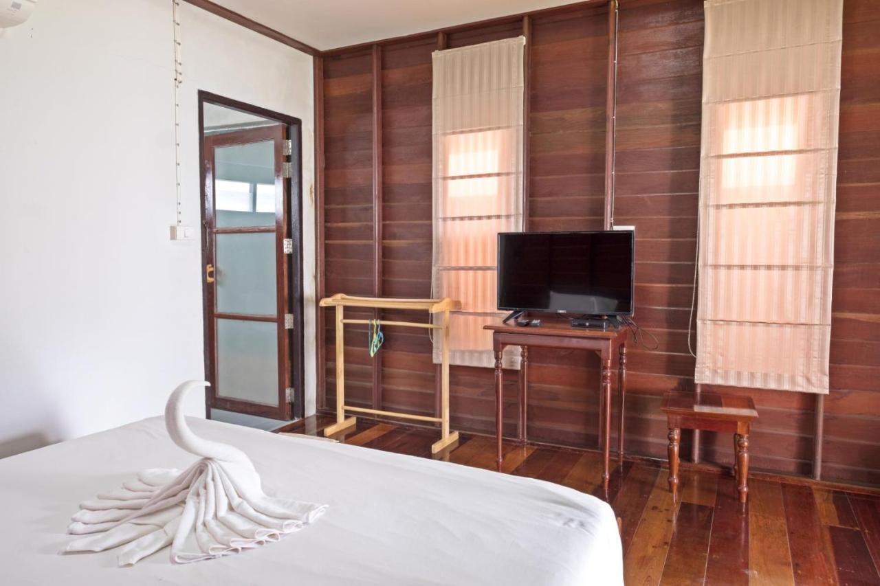 Home At Chan Resort Chao Lao Beach Exterior photo
